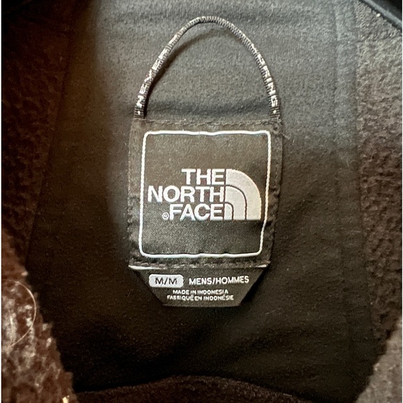 Men’s NorthFace ZipUp - Picture 2 of 5